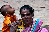 Street life around the Sri Meenakshi-Sundareshwarar Temple of Madurai. Tamil Nadu.  